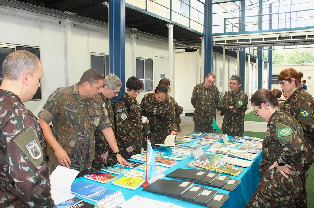 visita oficiais medicos alunos eceme out23 007